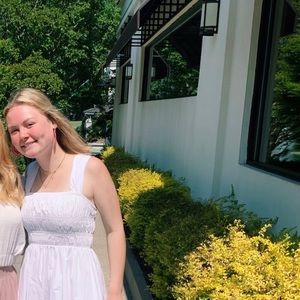 Meet your Posher, Ella